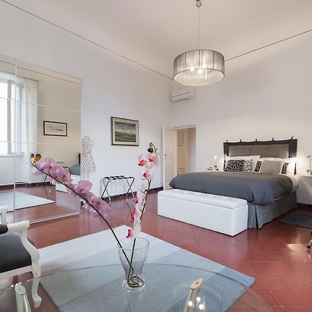 Old Bridge: Historical And Chic Apartment Florens Exteriör bild