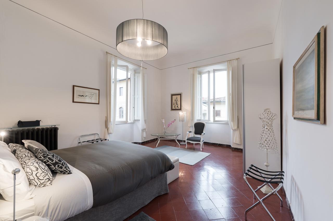 Old Bridge: Historical And Chic Apartment Florens Exteriör bild