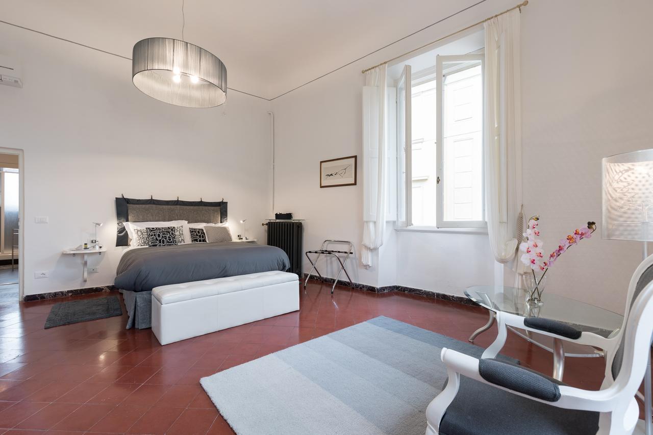 Old Bridge: Historical And Chic Apartment Florens Exteriör bild